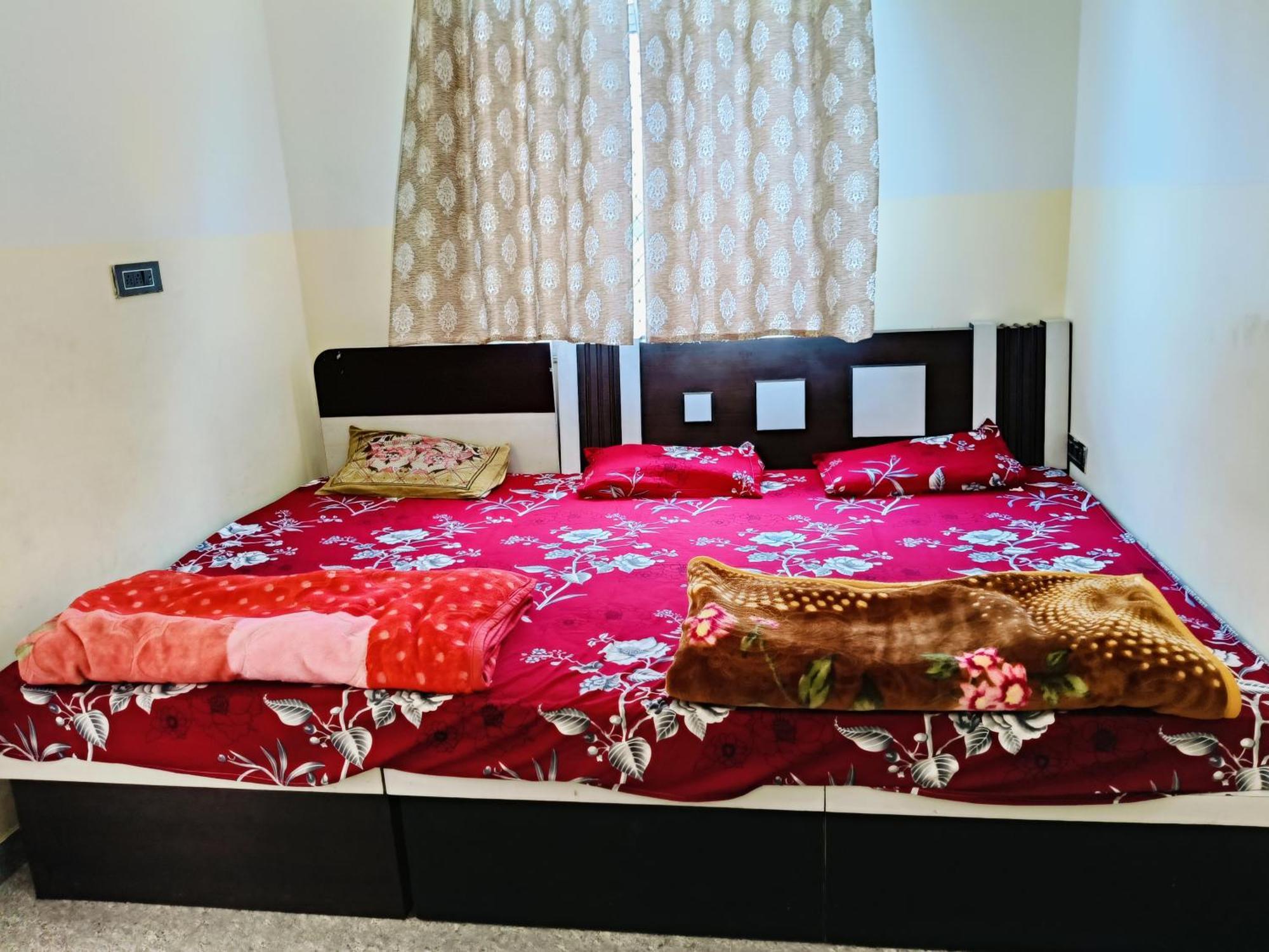 Jai Hanuman Guest House Palsana  Exterior foto