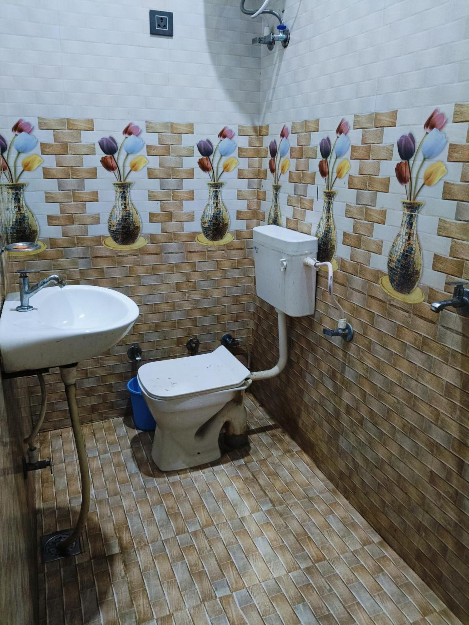 Jai Hanuman Guest House Palsana  Exterior foto